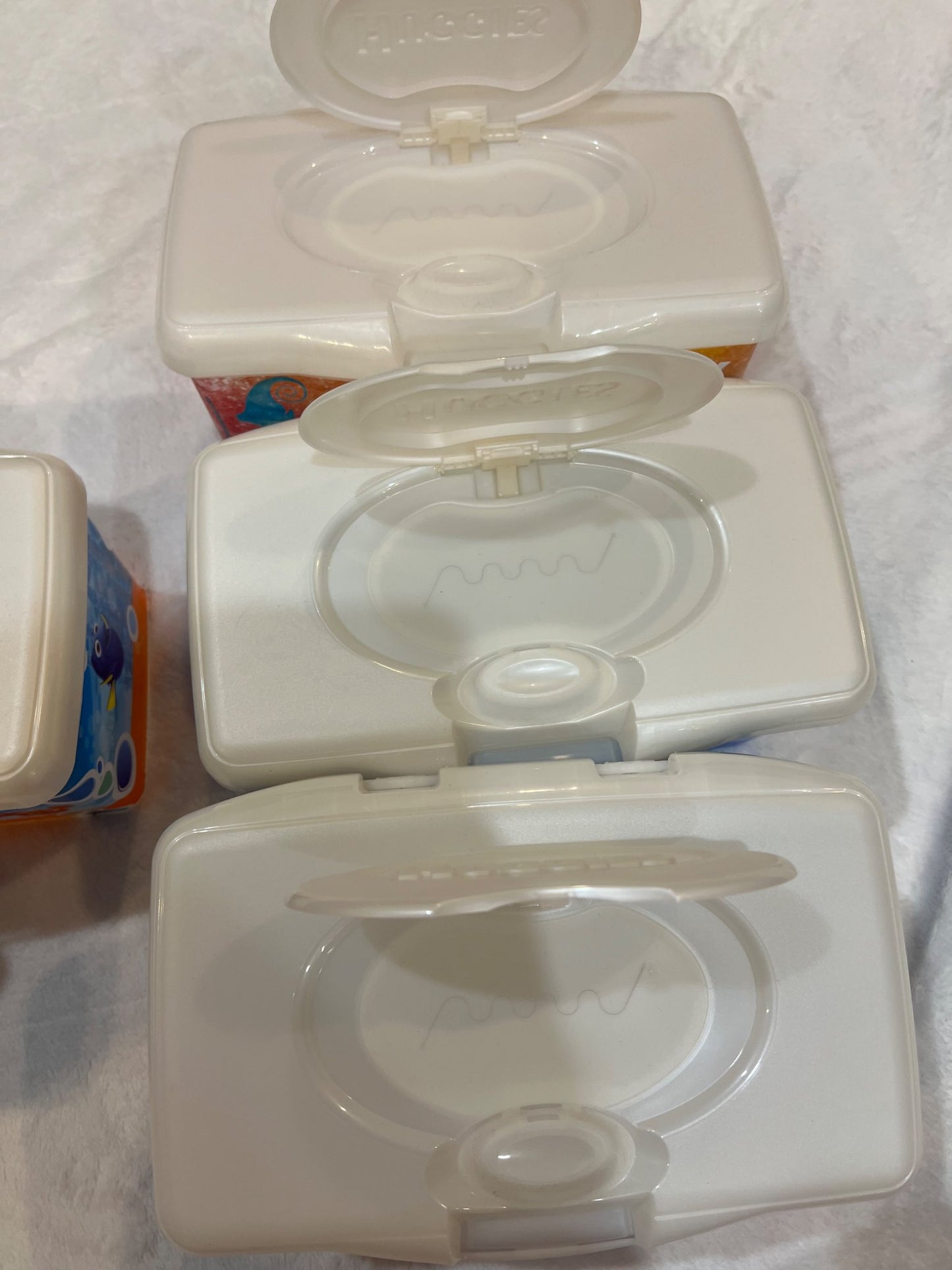 NEW 3  wet wipe containers (plus 1 free)- finding nemo
