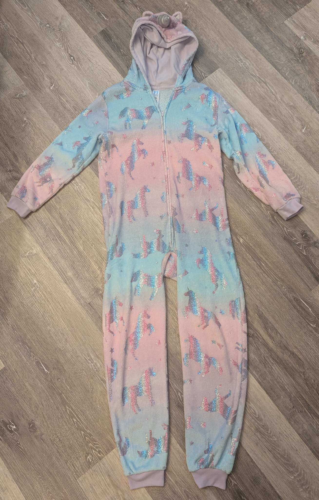Girls One Piece Unicorn Pajamas/Onesie- Cozy Fleece. Retail $52.95, Kids 12 & 14 (large)