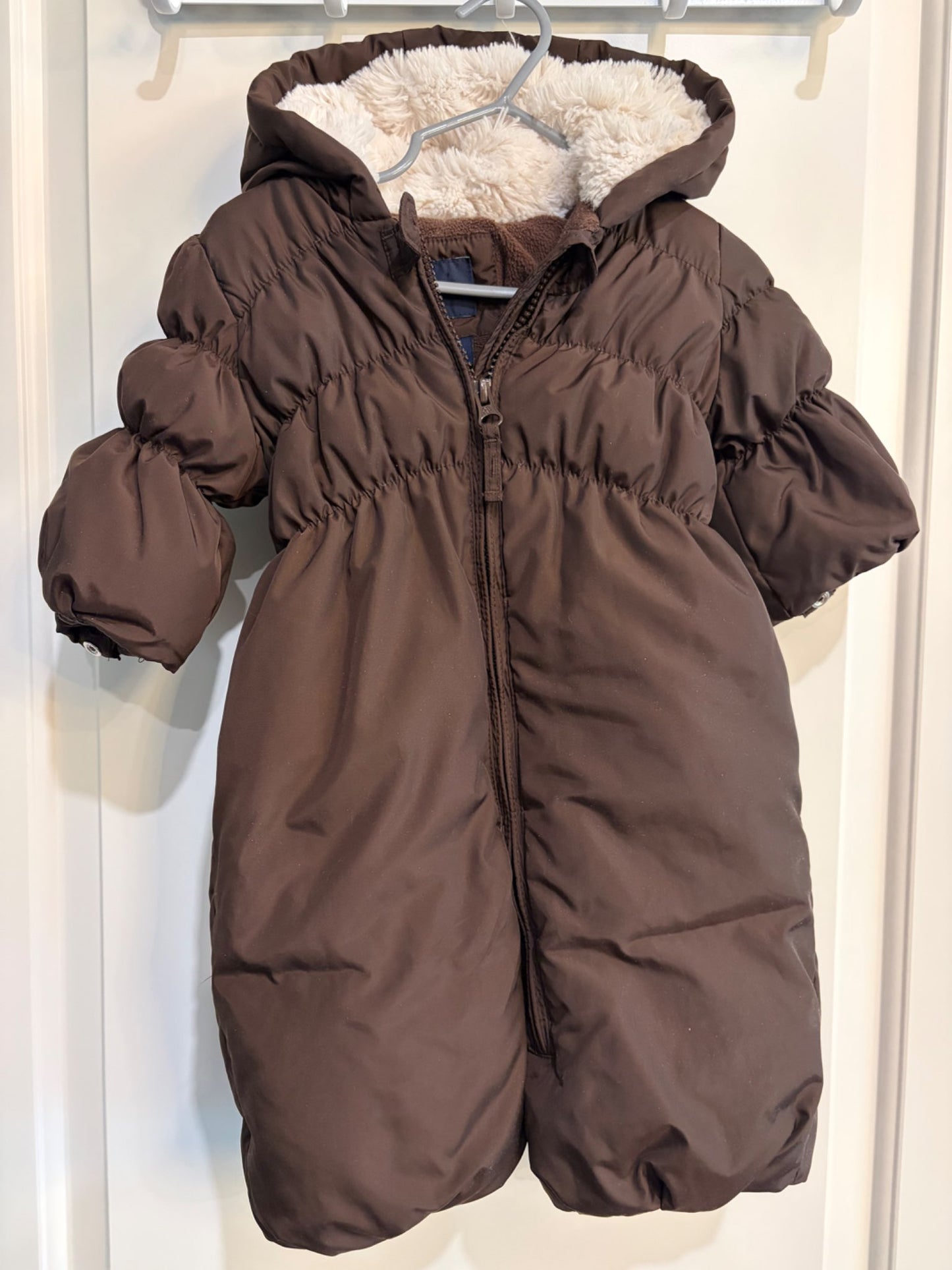 Baby Gap Snow Suit, Kids 6 Month (3-6M)