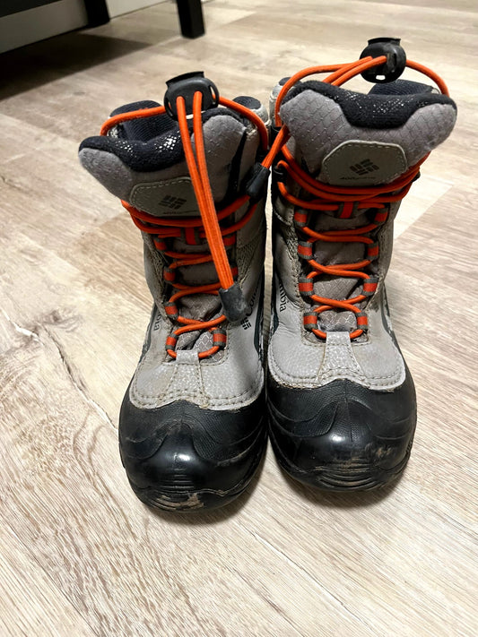 Columbia Big Kids’ Bugaboot™ Plus IV Omni-Heat™ Snow Boots, Shoes 1 (Kids:4-8yr)