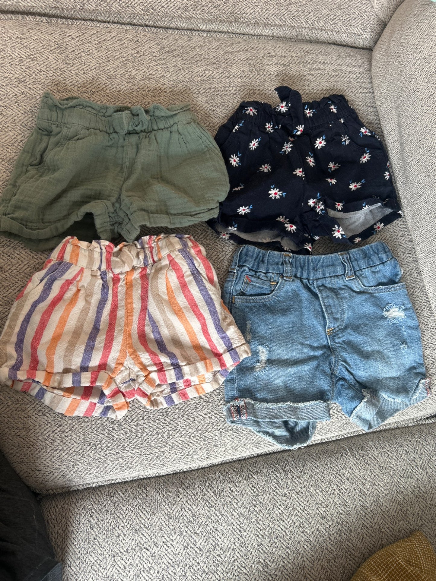 4 pairs of Baby Gap shorts 18-24m, Kids 24 Month (18-24M)