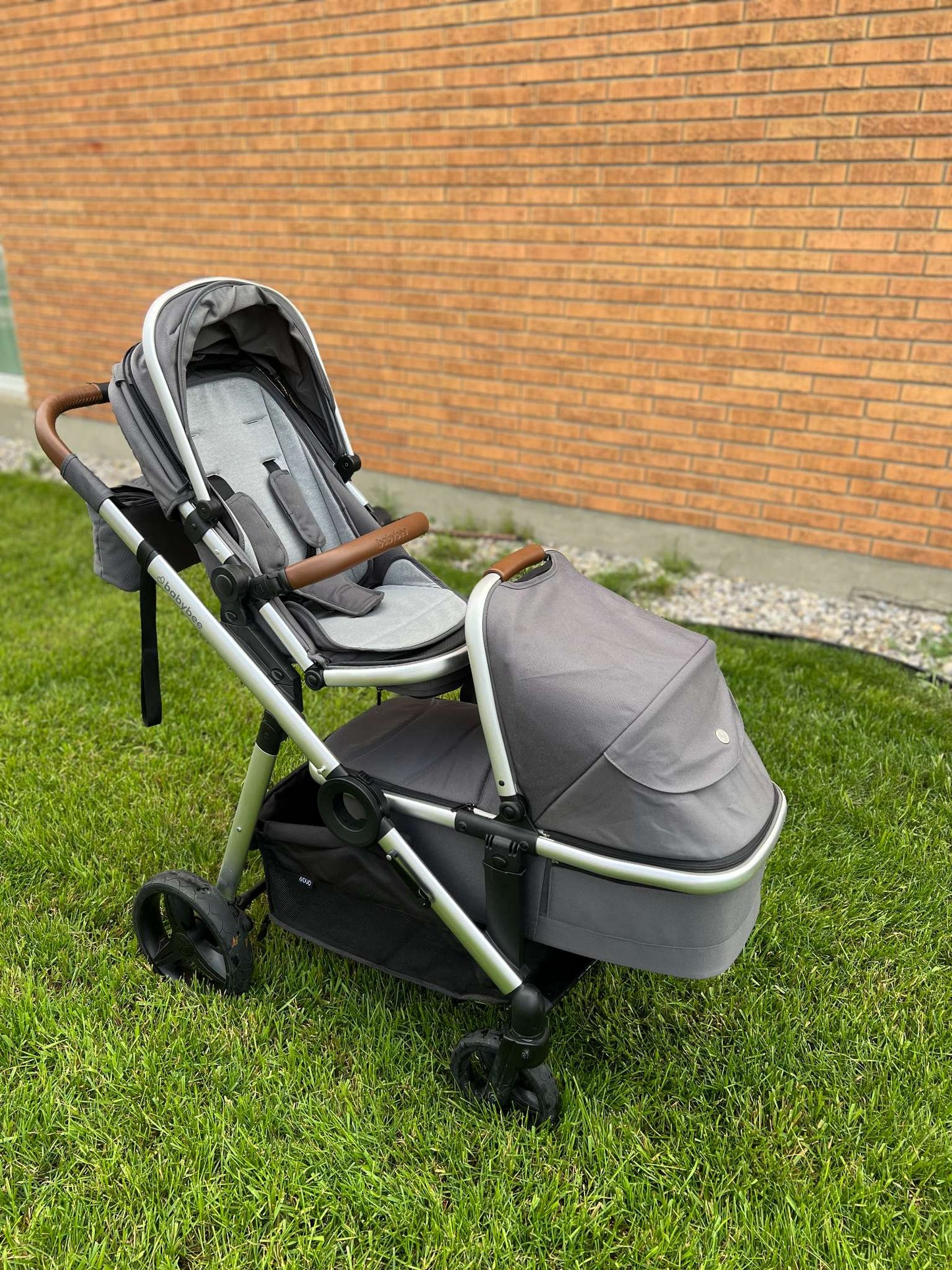 BabyBee Duo2 Bassinet and Seat Set Stroller MSRP $800