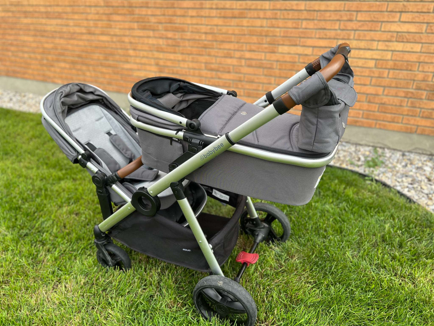 BabyBee Duo2 Bassinet and Seat Set Stroller MSRP $800