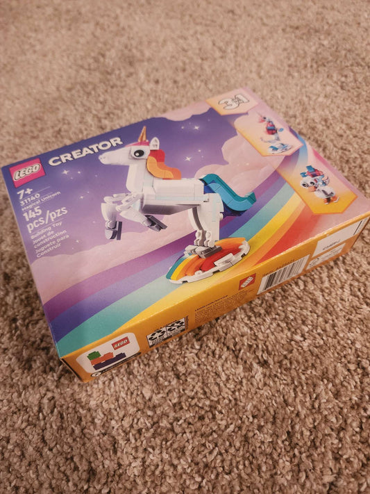 LEGO Creator 3-in-1 Magical Unicorn (set 31140).