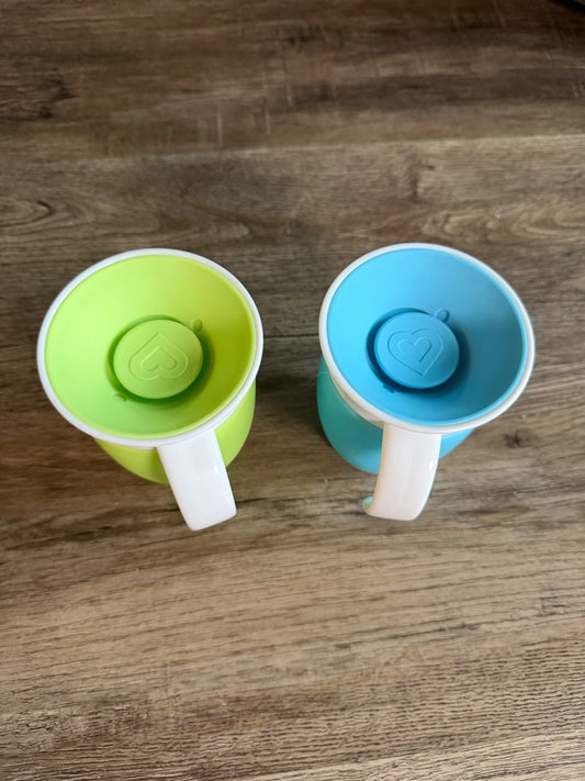 2 Sippy Cups