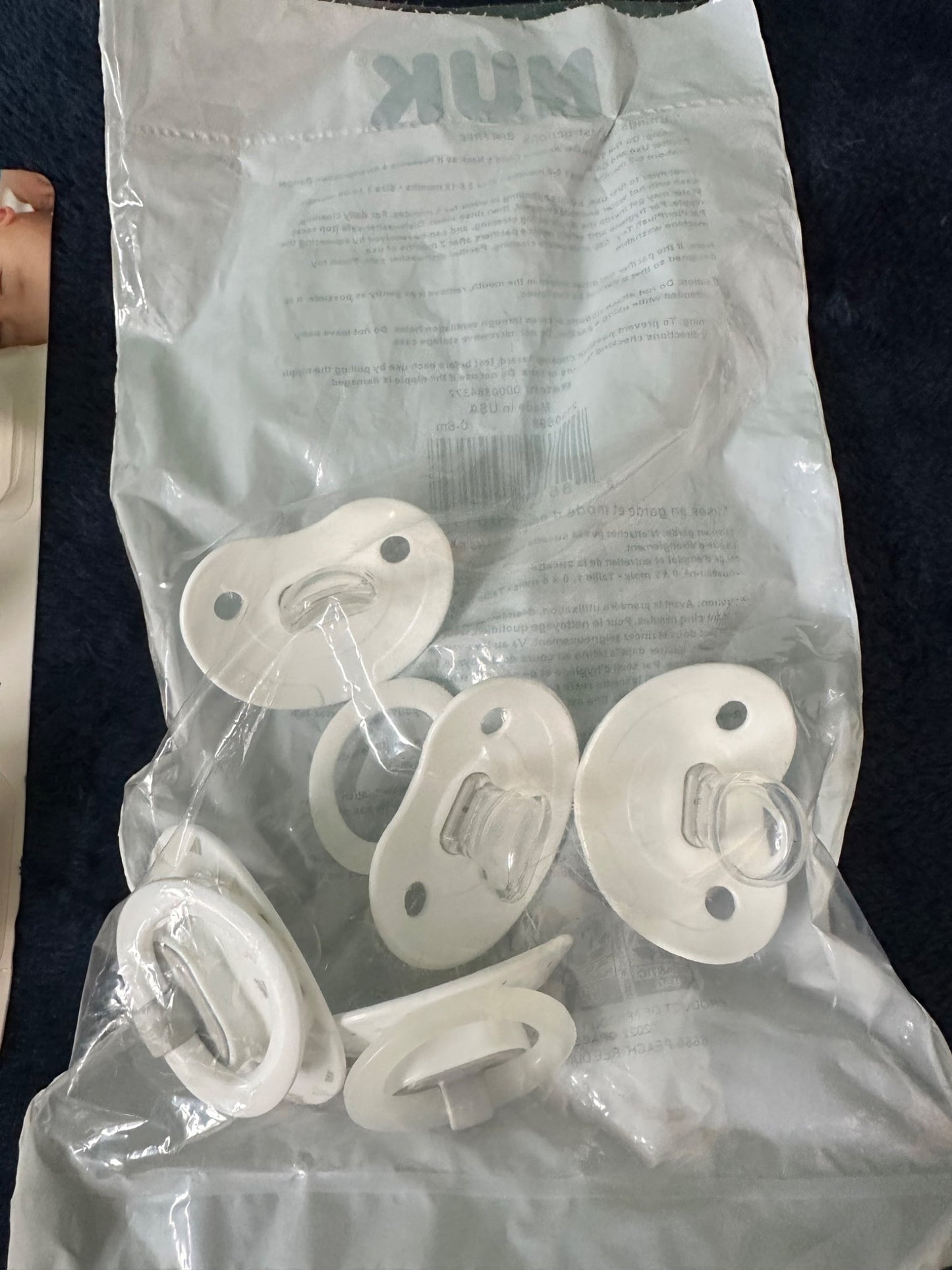 Bundle pacifiers + chain