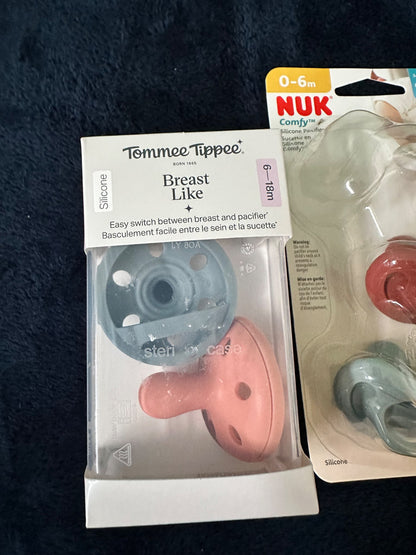 Bundle pacifiers + chain