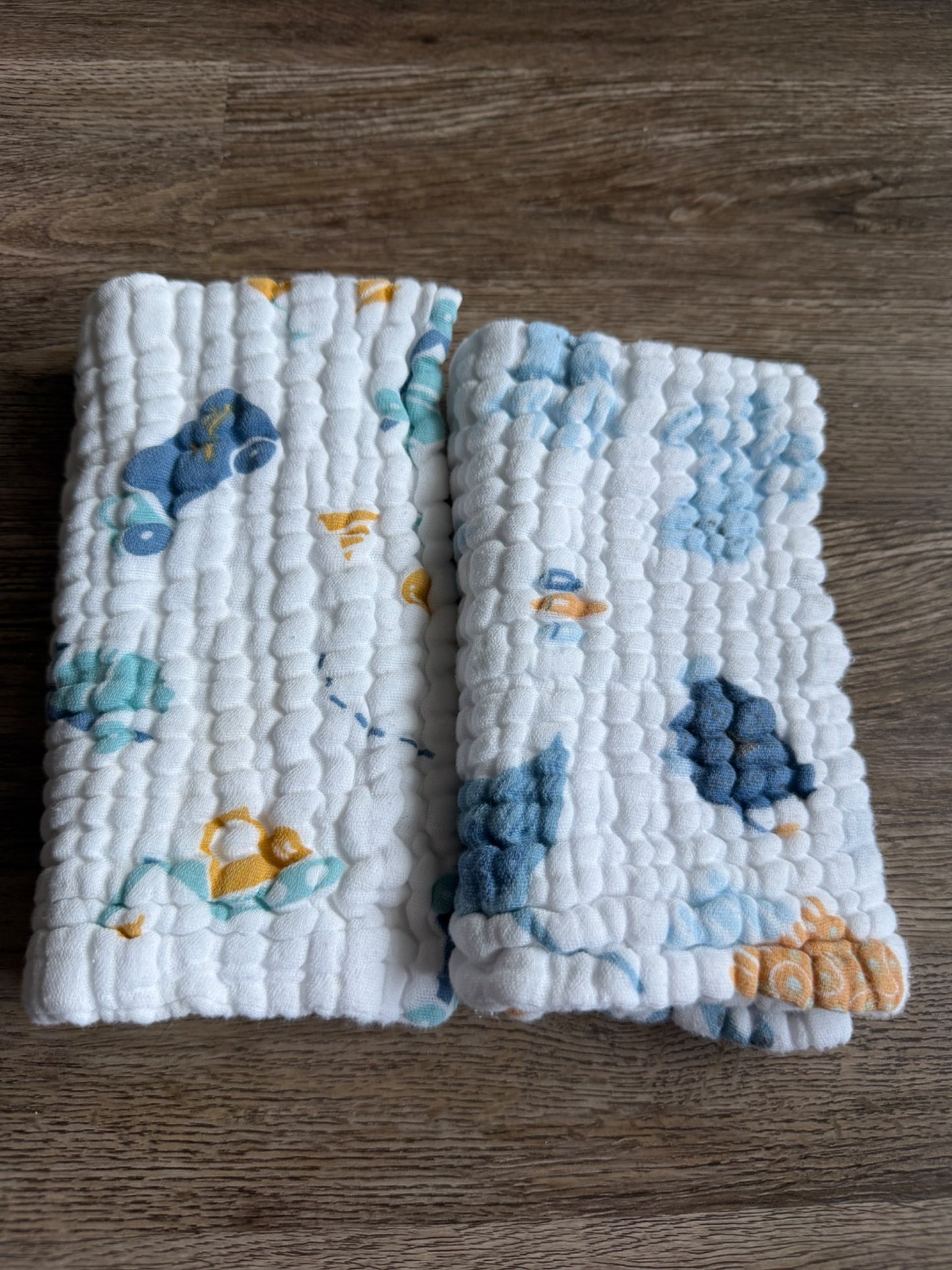 EUC Bundle Burp clothes