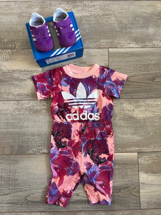 Adidas infant set: onesie and crib shoes , Kids 3 Month (0-3M)