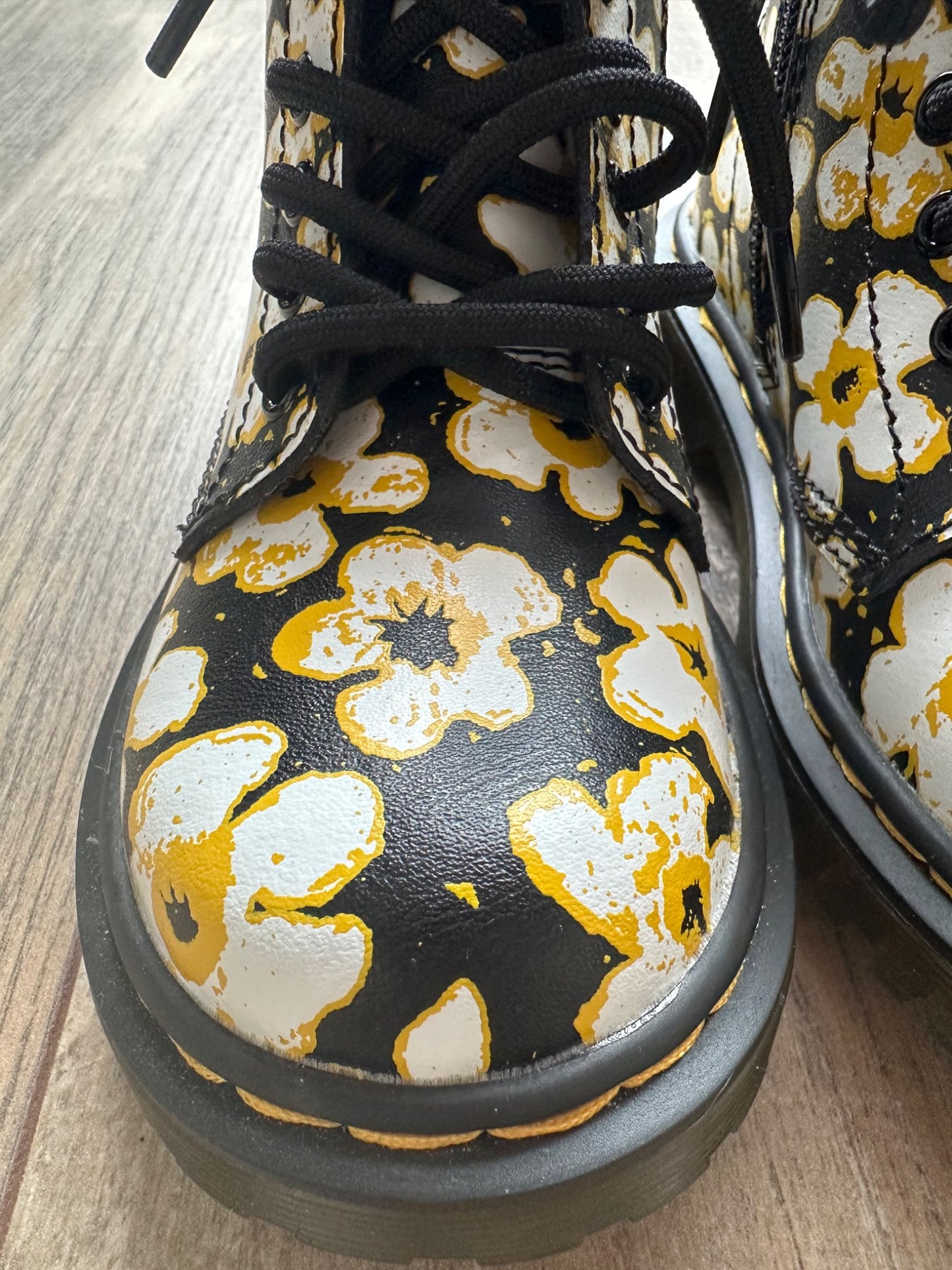 Floral Dr. Martens , Shoes 12 (Toddler:2-4yr)