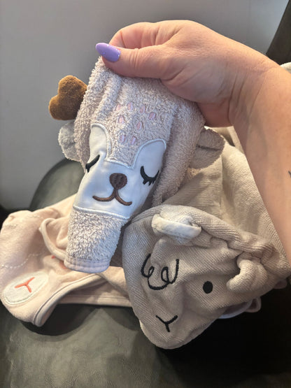 Newborn hooded towels