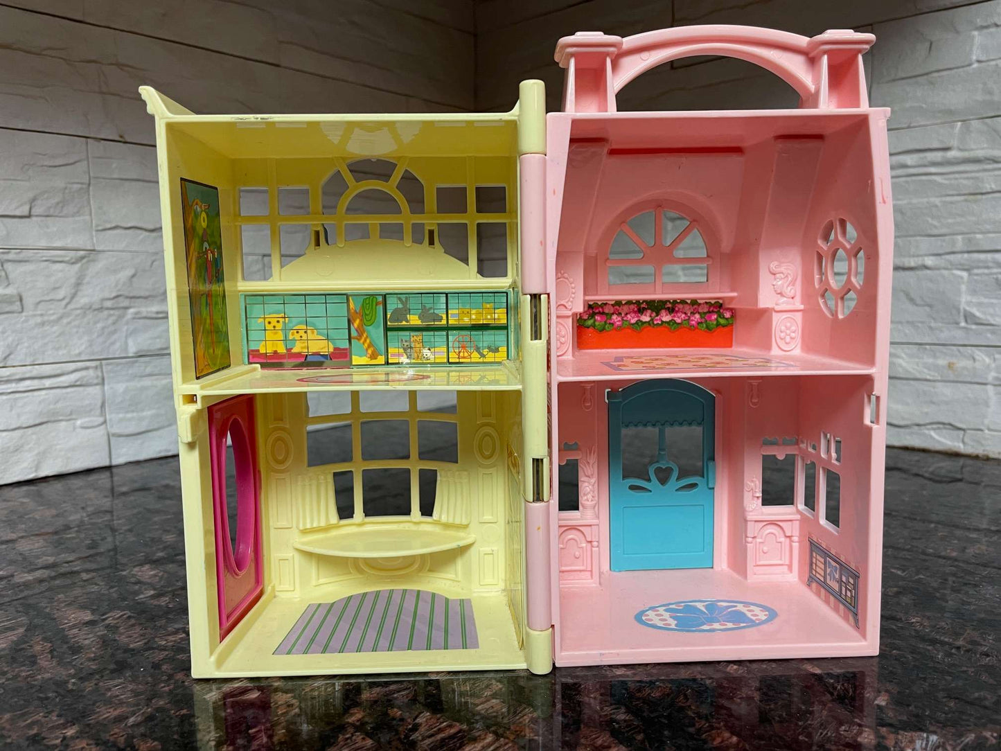 Fisher-Price Loving Family Dollhouse – Foldable Playset (9” Tall)