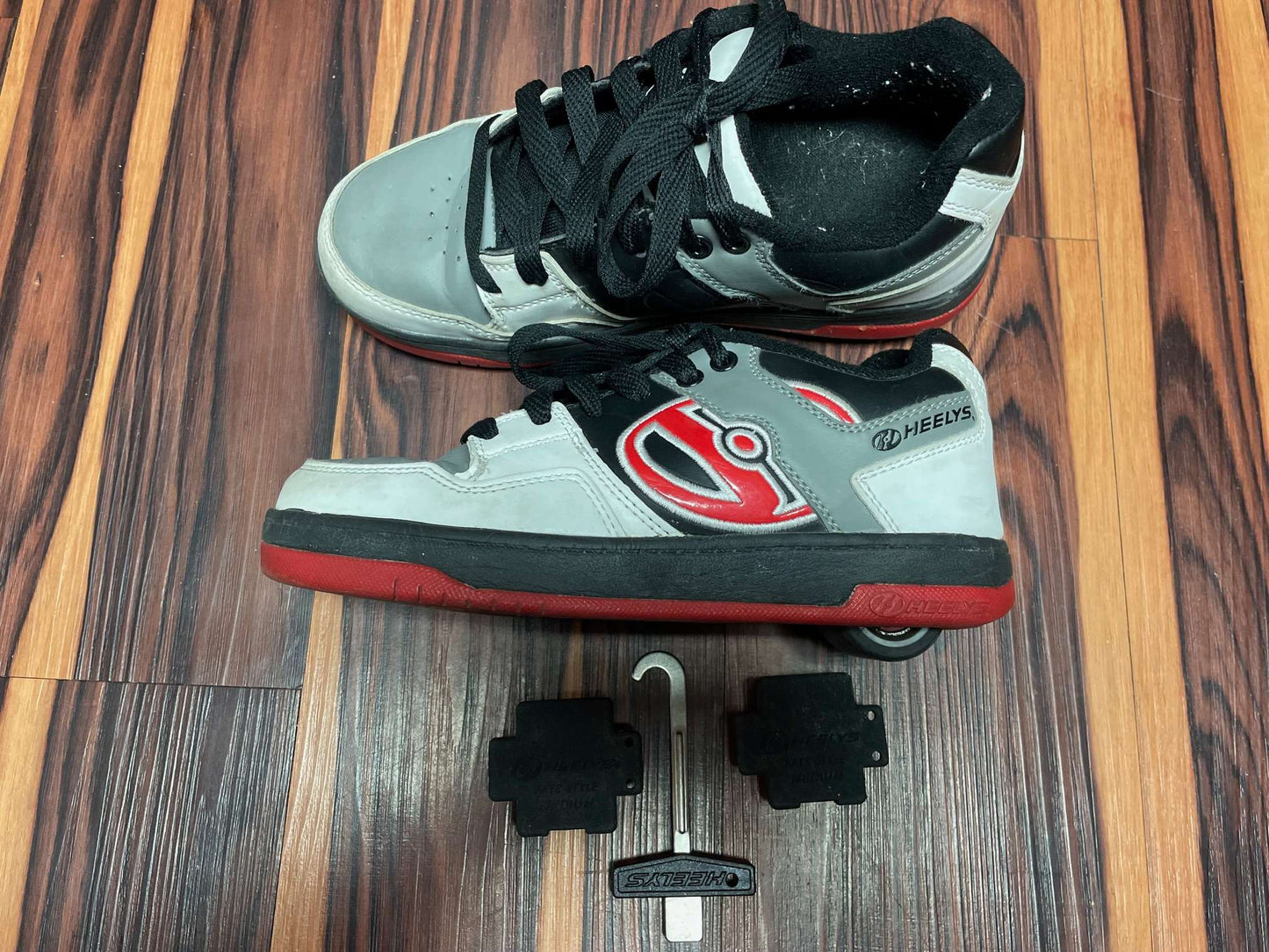 Heelys Roller Shoes – Size US 4 (EU 35) – With Wheels & Tool, Shoes 3 (Kids:4-8yr)
