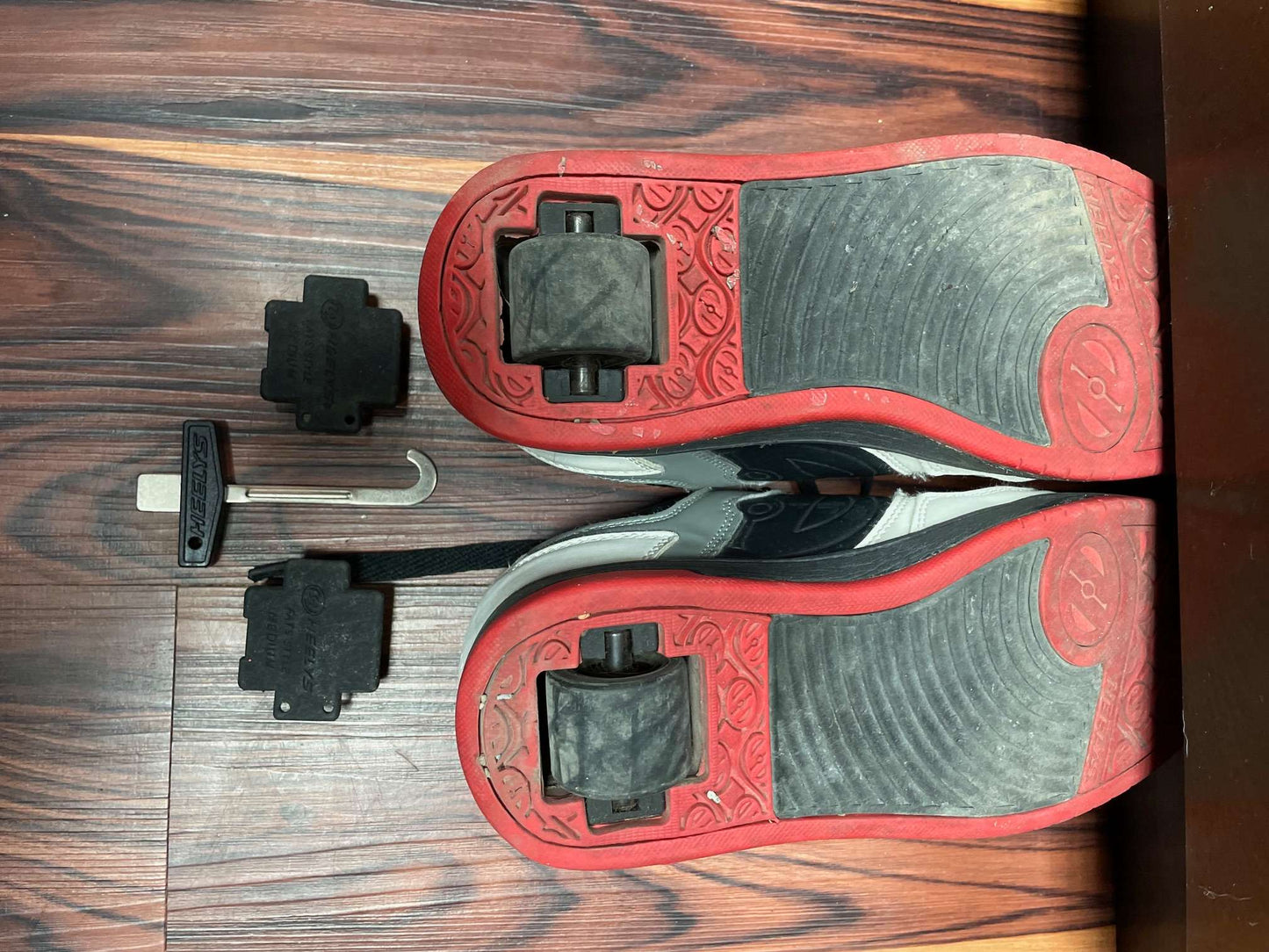 Heelys Roller Shoes – Size US 4 (EU 35) – With Wheels & Tool, Shoes 3 (Kids:4-8yr)