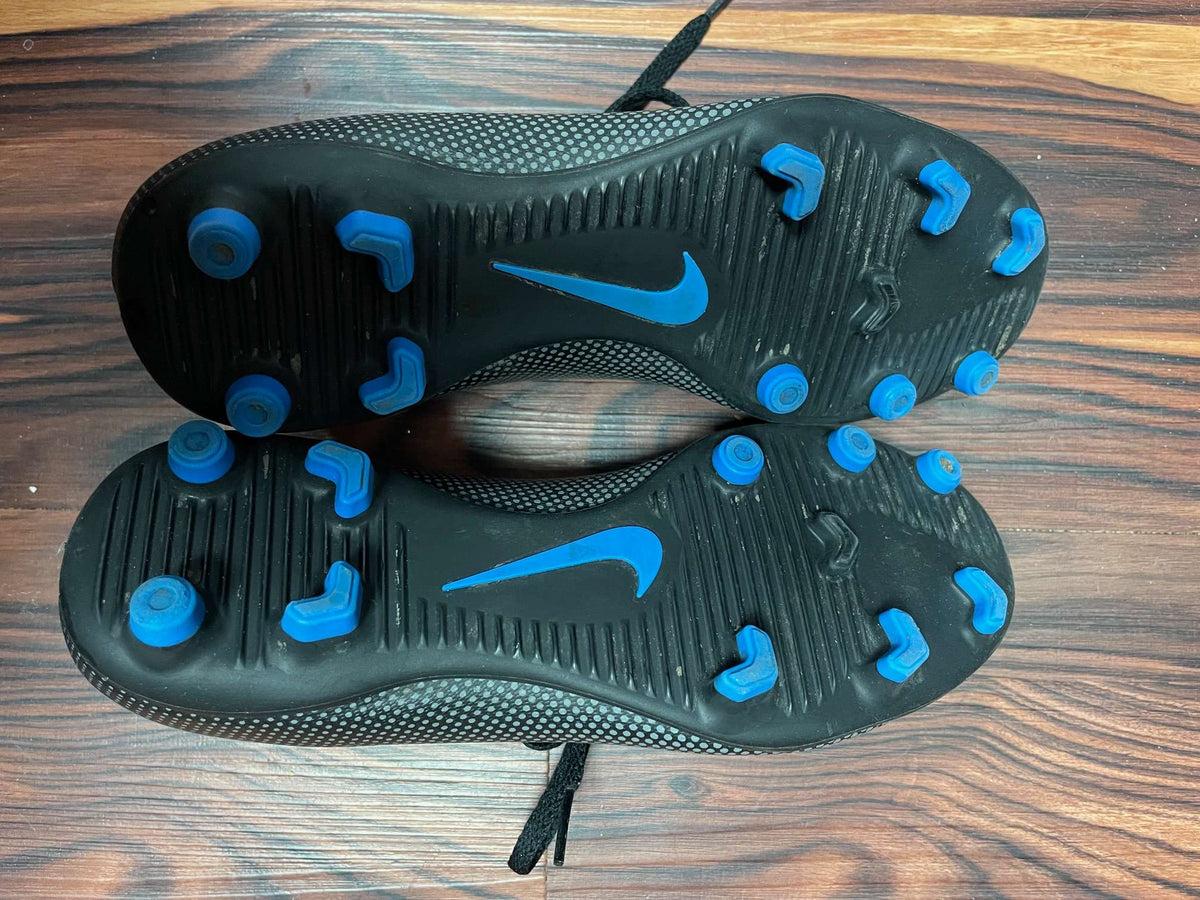 Nike Kids Soccer Cleats – Size 3 Youth - EUR 35 - 22 cm⚽, Shoes 3 (Kids:4-8yr)