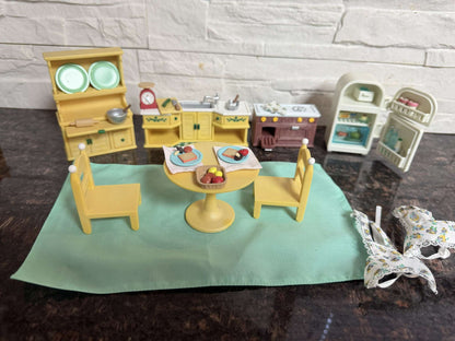 Calico Critters Deluxe Kitchen Set CC2267 – Vintage/Discontinued – 40+ Piece Set