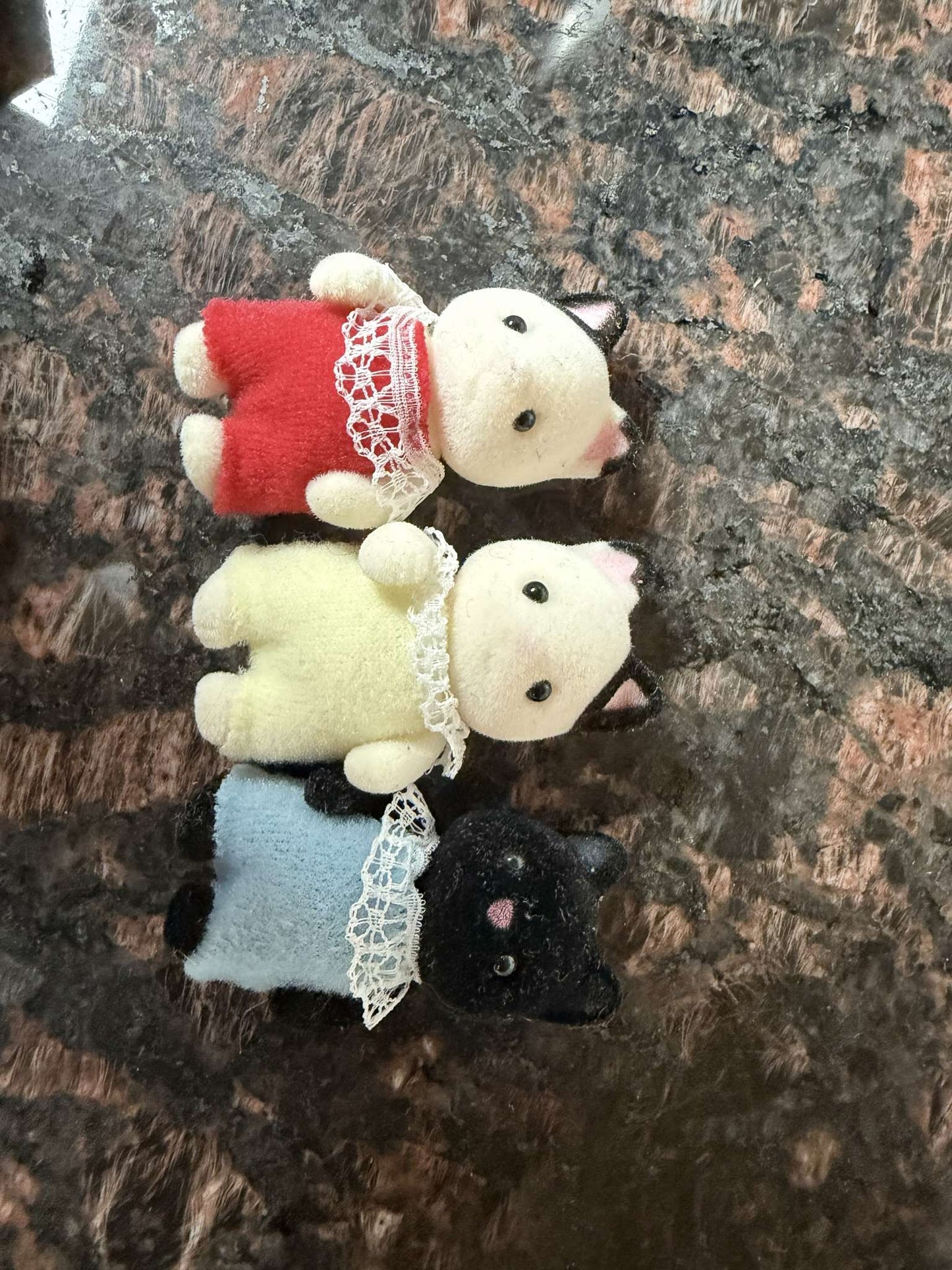 Calico Critters Tuxedo Cat Family + Triplets – Complete 7 Figures – MSRP $50