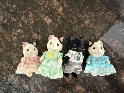 Calico Critters Tuxedo Cat Family + Triplets – Complete 7 Figures – MSRP $50