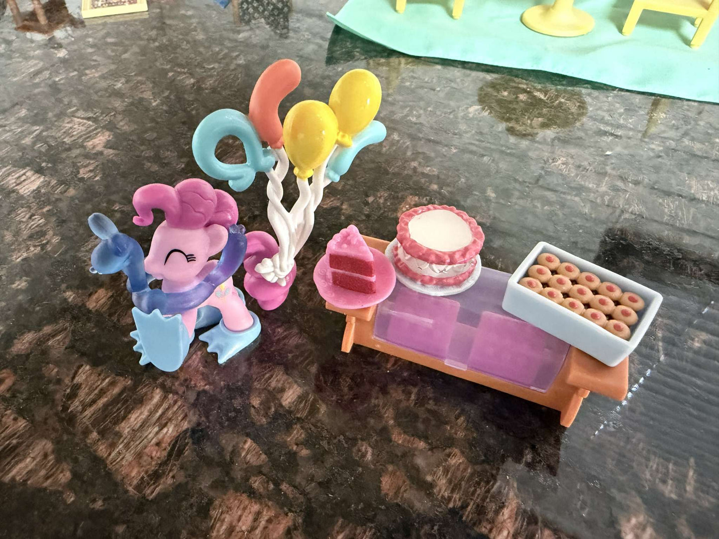 My Little Pony Pinkie Pie Party & Bakery Set