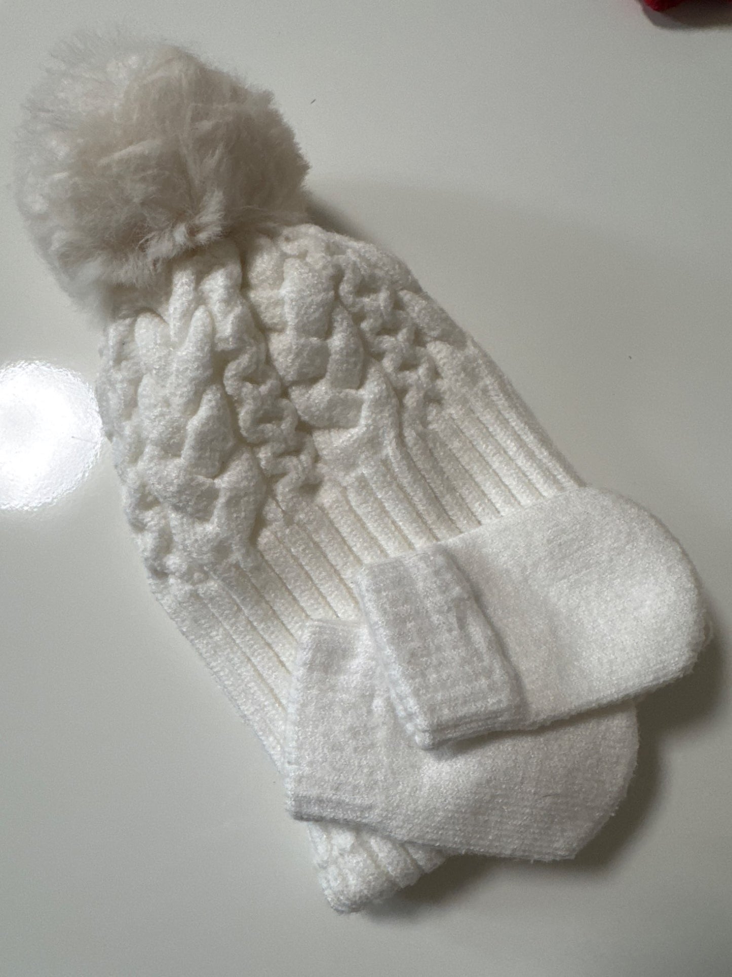 Laura, Ashley toque and mitt set
