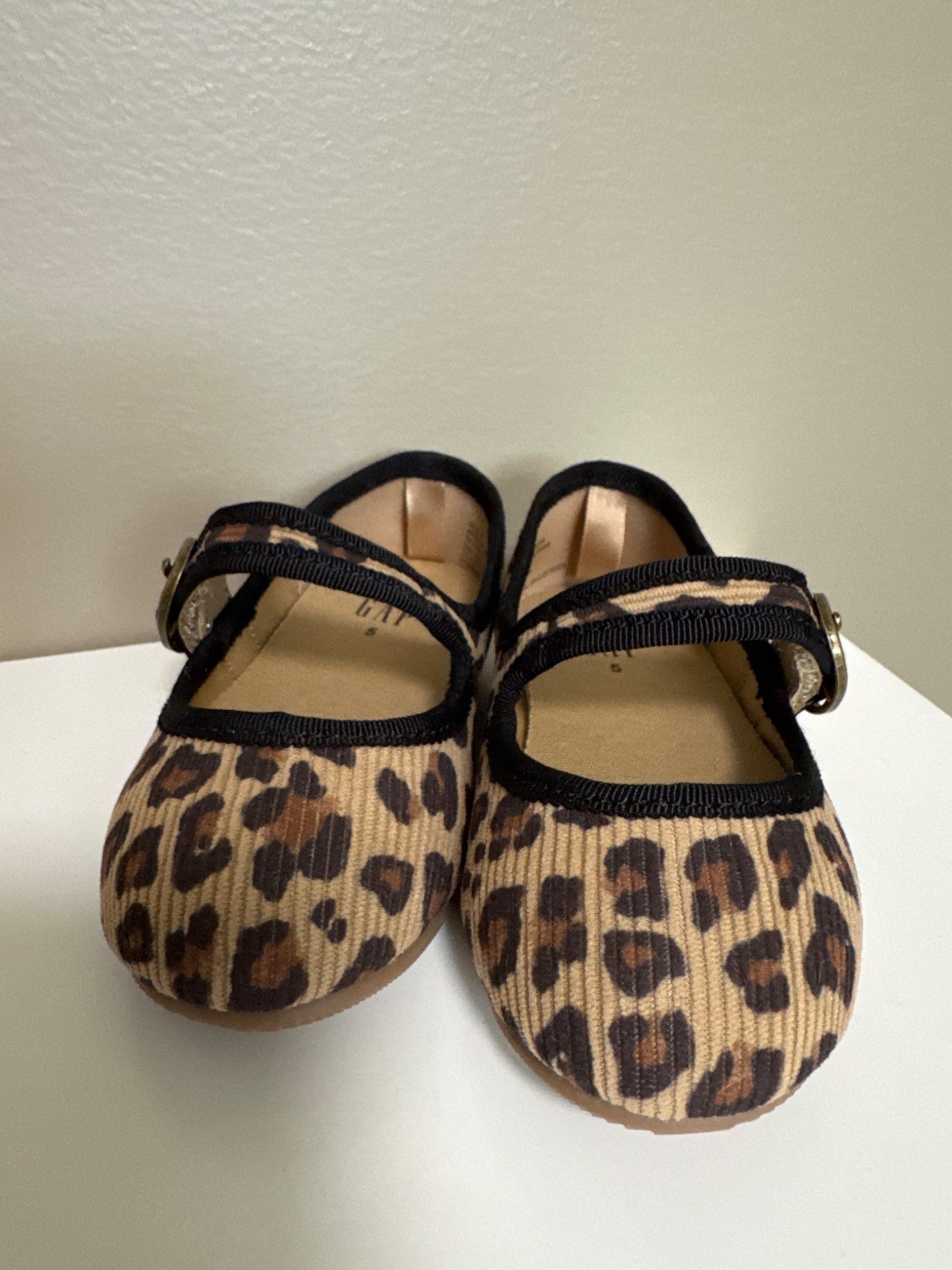 Baby Gap leopard dress shoes size 5, Shoes 5 (Walkers:12-24 mth)
