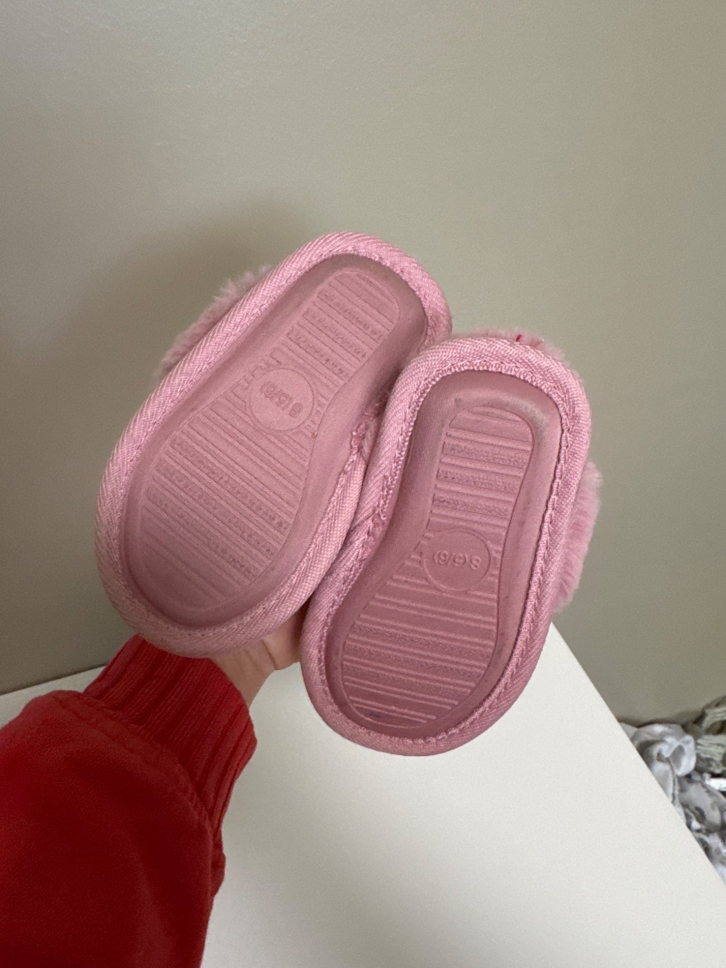 Pink metallic and fur slippers size 5/6, Shoes 5 (Walkers:12-24 mth)