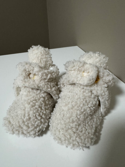 Robeez sherpa booties, Shoes 3 (Baby: 0-12 mth)