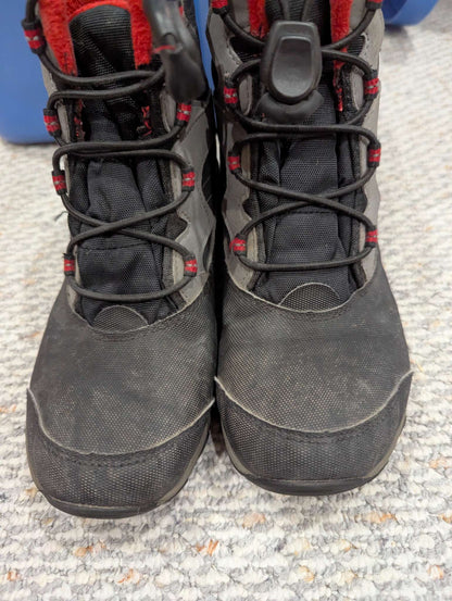 Merrell Winter boots size 4 (kids), Shoes 3 (Kids:4-8yr)