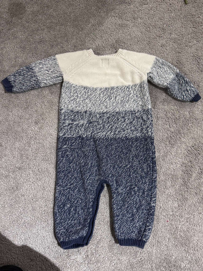 Beautiful Knit Onesie, Kids 6 Month (3-6M)