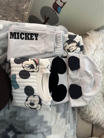 Mickey Mouse outfits (2), Kids 12 Month (9-12M)