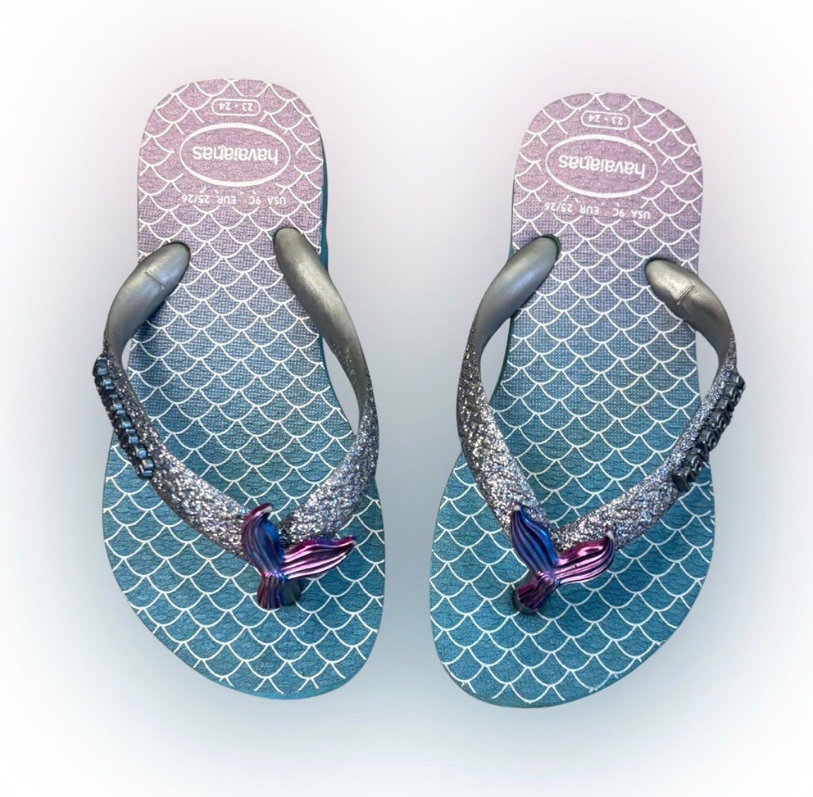 Havaianas Oceanic Flip Flops with Glitter Straps (Size 7/8), Shoes 7 (Walkers:12-24 mth)