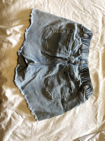 Bae Jean Shorts , Maternity M (8-10)