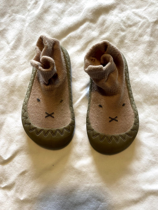 Little Yoga Sock Shoes Size 13.2cm / US 6, Shoes 6 (Walkers:12-24 mth)