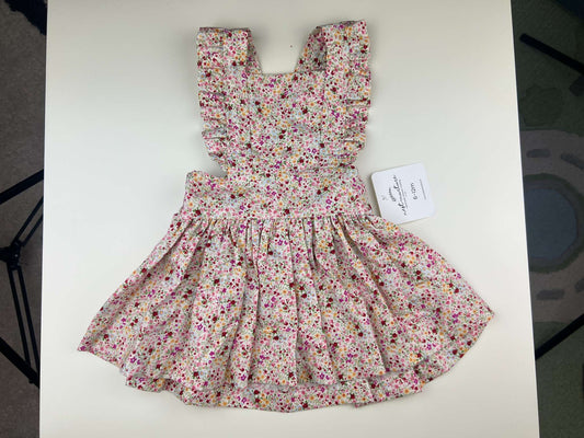 Brand new Nest and Nurture pink floral Rosie ruffled pinafore, 6-12m, Kids 12 Month (9-12M)