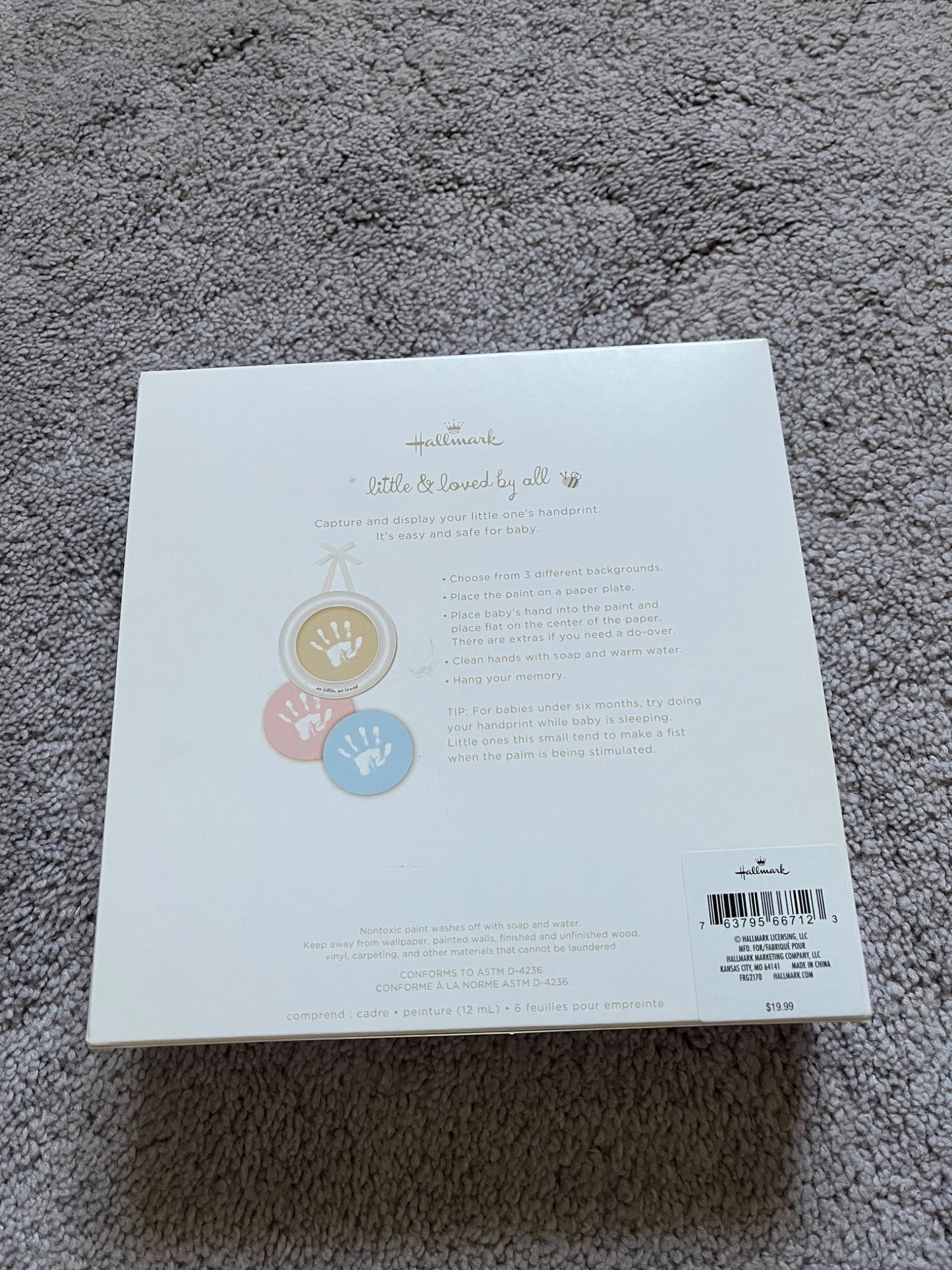 BNWT Hallmark Handprint Frame Kit