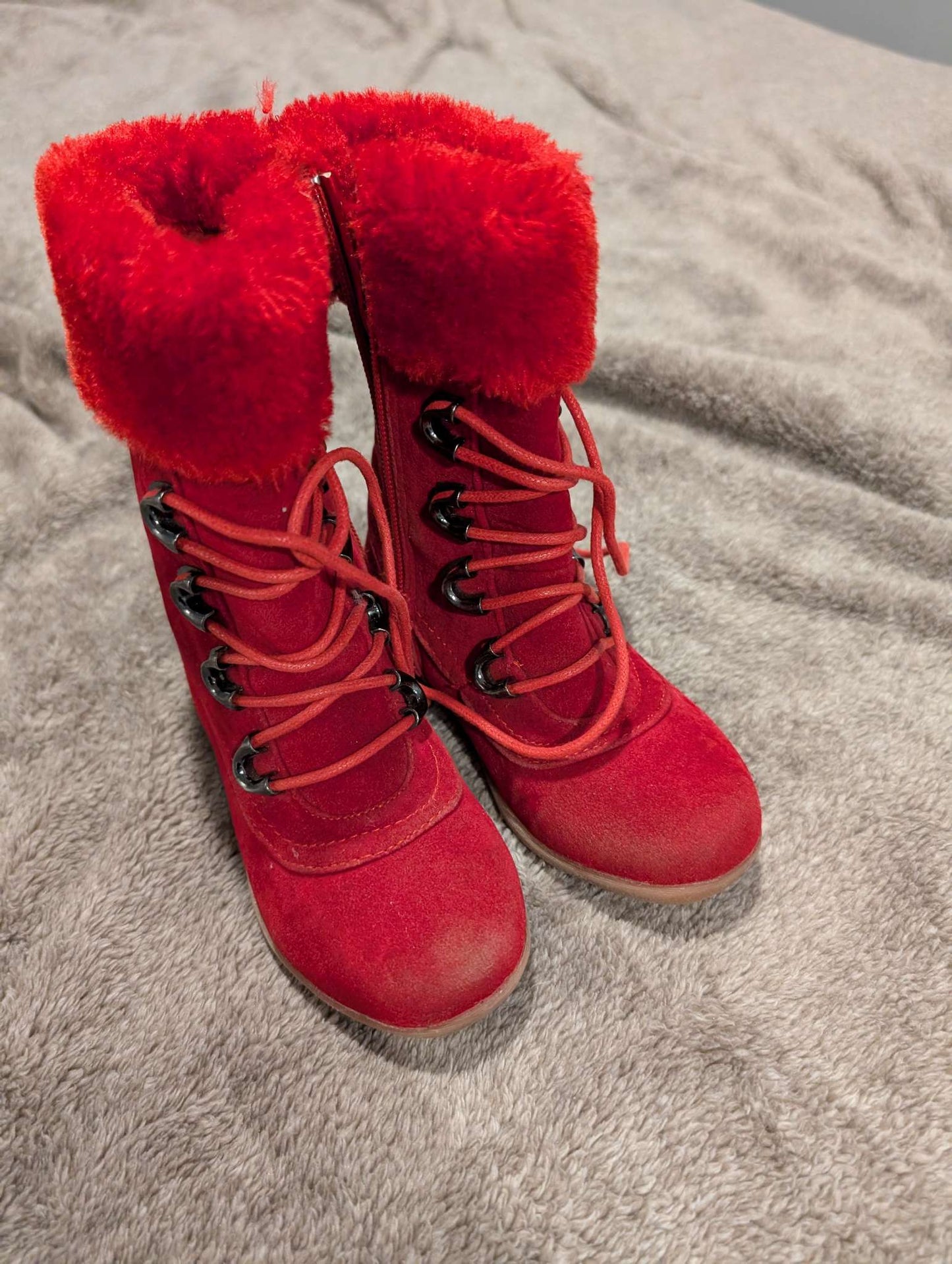 Red girls boots, Shoes 10 (Toddler:2-4yr)