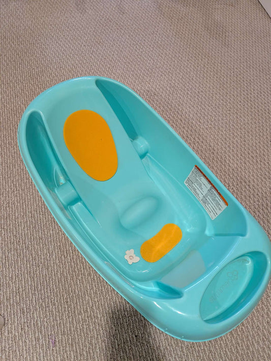 Baby bath tub