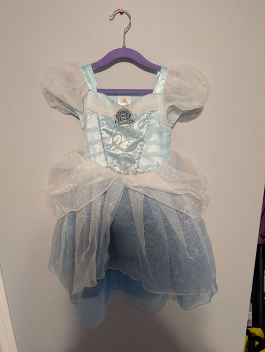 Disney store Cinderella costume size 3, Kids 3T