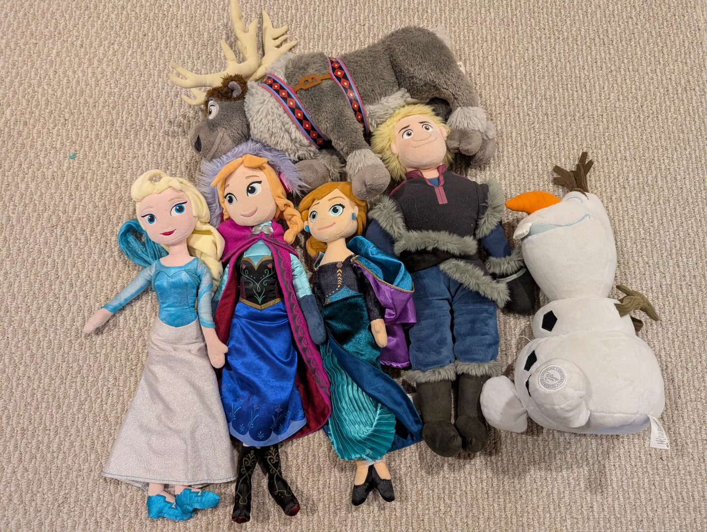 ❄️ Disney Frozen Plush Doll Set – Elsa, Anna, Kristoff & Sven ❄️