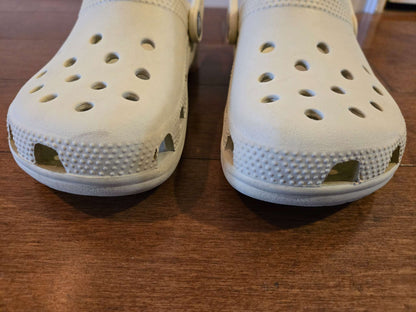 Crocs classic kids' clogs (ivory/beige) - RRP $50, Shoes 12 (Toddler:2-4yr)