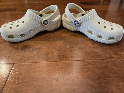 Crocs classic kids' clogs (ivory/beige) - RRP $50, Shoes 12 (Toddler:2-4yr)