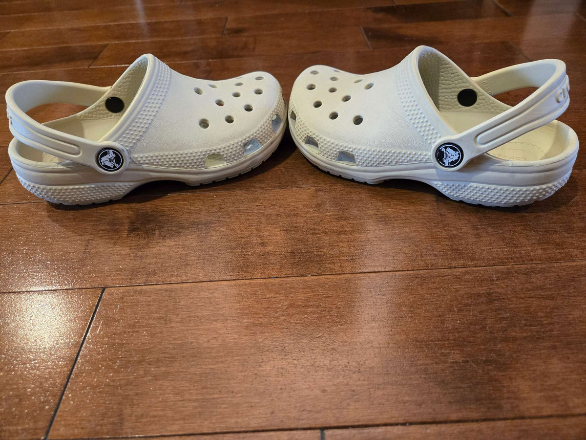 Crocs classic kids' clogs (ivory/beige) - RRP $50, Shoes 12 (Toddler:2-4yr)