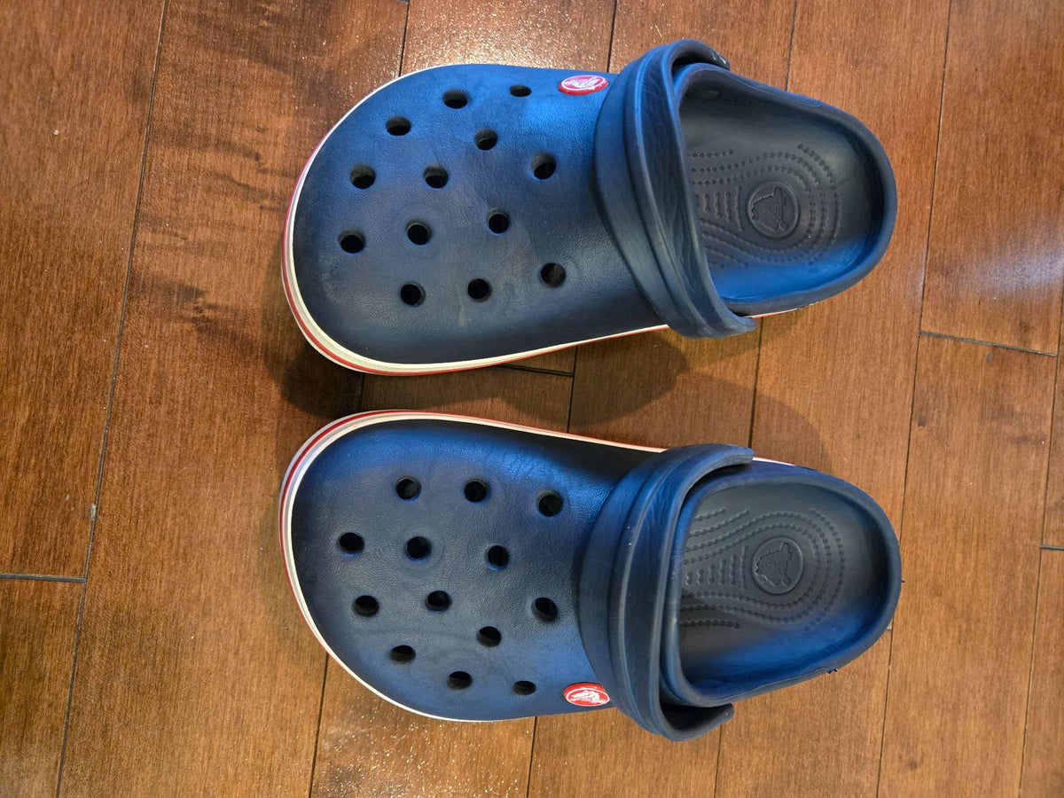 Crocs kids' Crocband clogs (Navy+red stripe) - RRP $50, Shoes 3 (Kids:4-8yr)