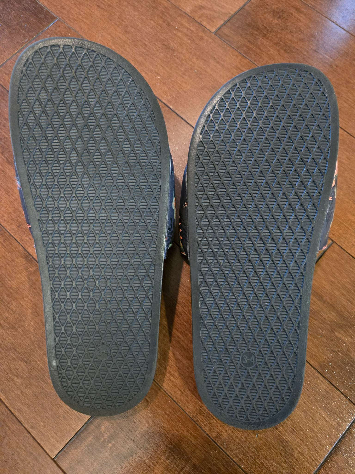 Old Navy kids slide sandals , Shoes 3.5 (Big Kids:8–12yr)
