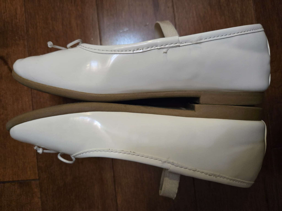 Girl's 'MaryJane' style ballet flats with bow accent, Shoes 1 (Kids:4-8yr)