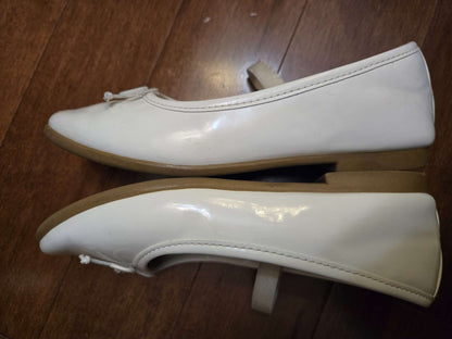 Girl's 'MaryJane' style ballet flats with bow accent, Shoes 1 (Kids:4-8yr)