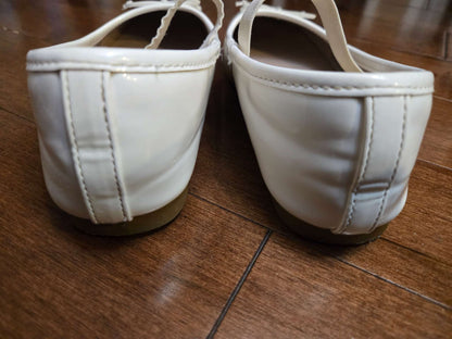 Girl's 'MaryJane' style ballet flats with bow accent, Shoes 1 (Kids:4-8yr)