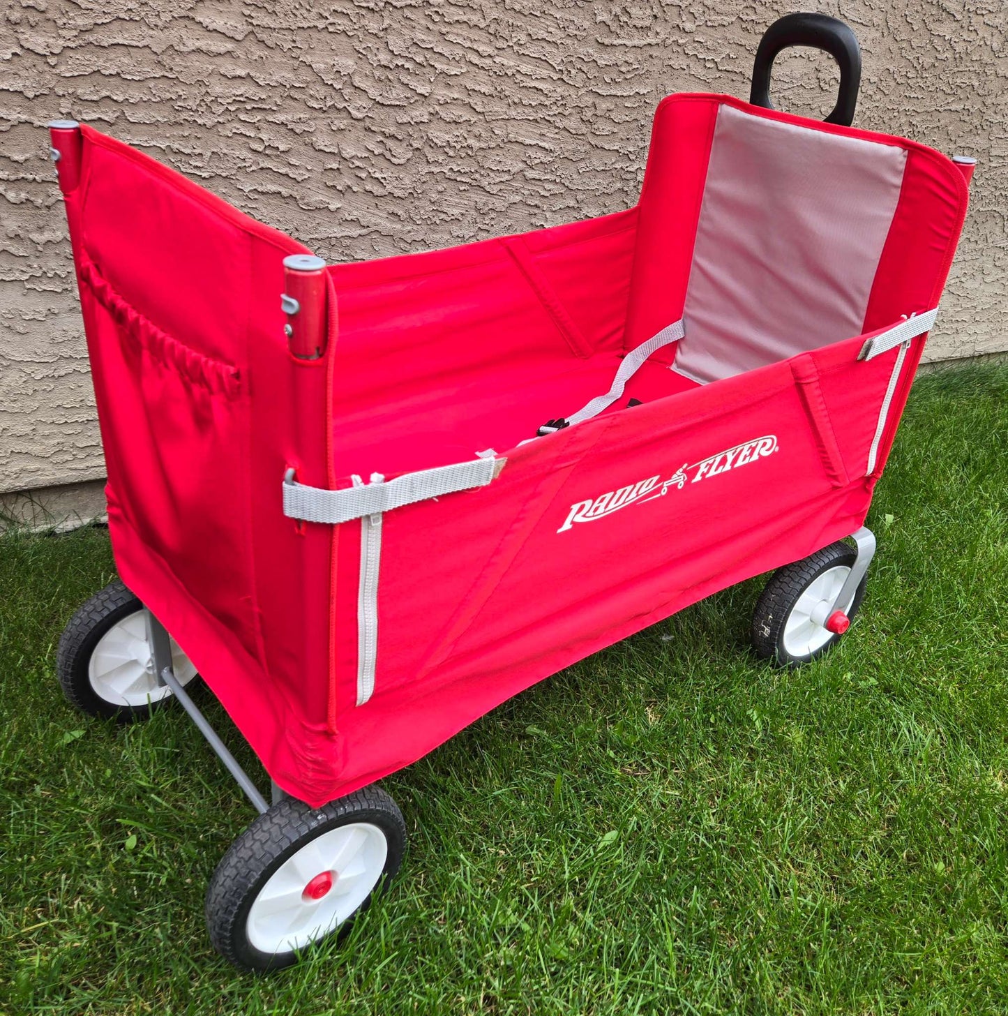Radio Flyer 3-in-1 Easy Folding Wagon with Canopy (retails new for $129.99)