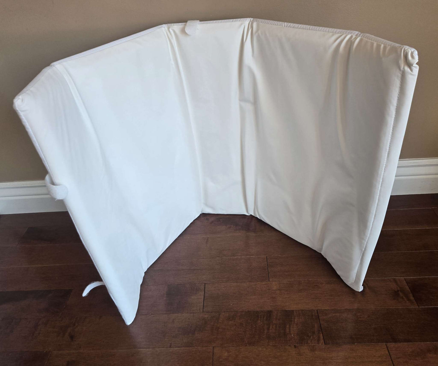 Guava Family "Lotus" Travel Crib + Guava Family fitted crib sheet  (together retail for approx. $325 USD)