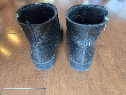 Kelly and Katie "Ramona" girls' ankle boots (size 13M), Shoes 13 (Kids:4-8yr)